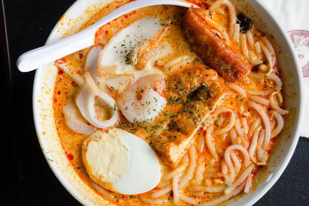 Resep Autentik Laksa Singapura: Kuah Gurih Pedas yang Menggoda Selera